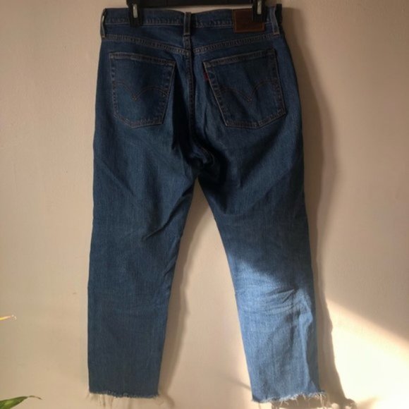 ❤️Levi’s Wedgie Straight Premium Denim Jeans Raw Hem Button Fly Size W 28 L26 - Picture 2 of 10